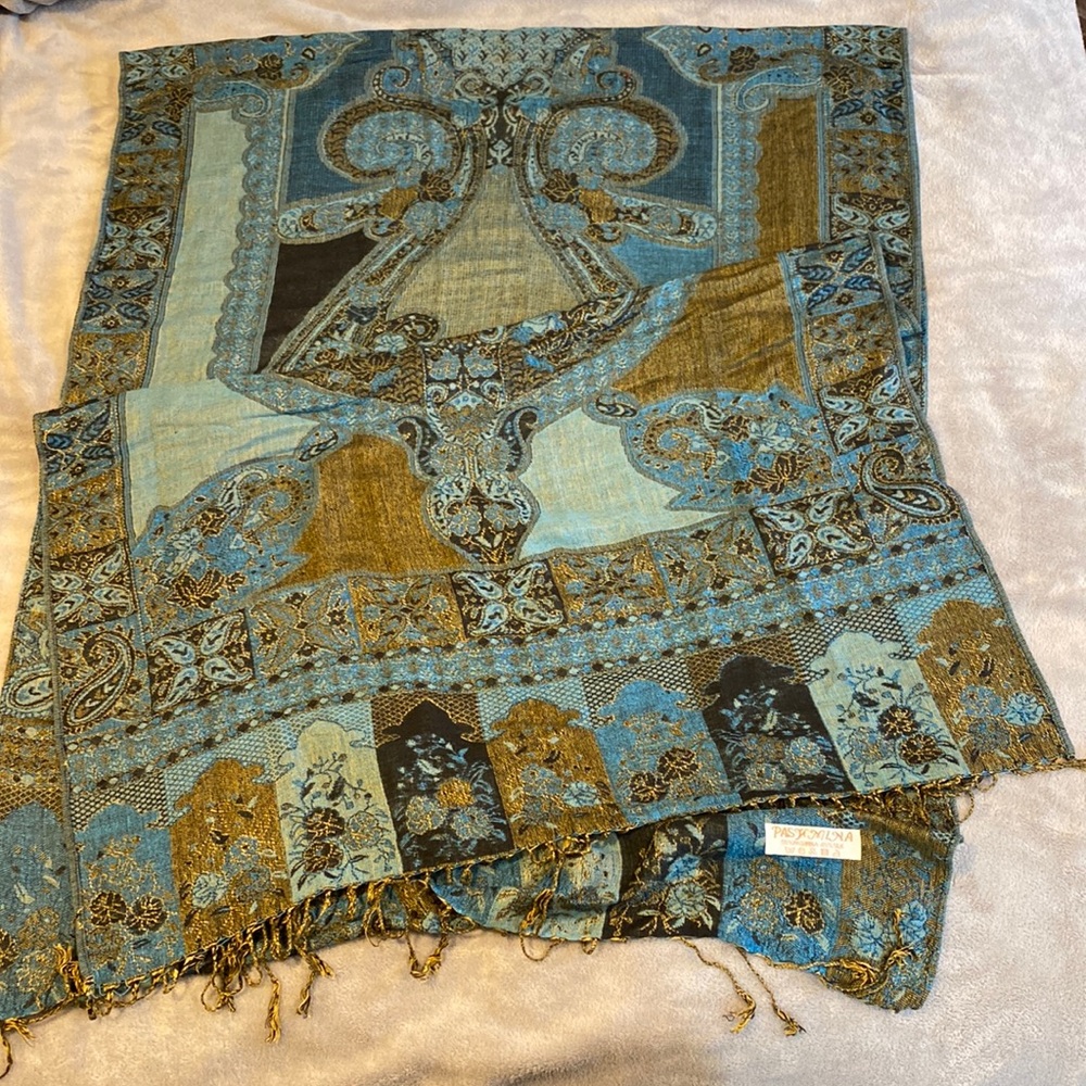 Authentic Pashmina (cashmere wool) & silk blend wrap.